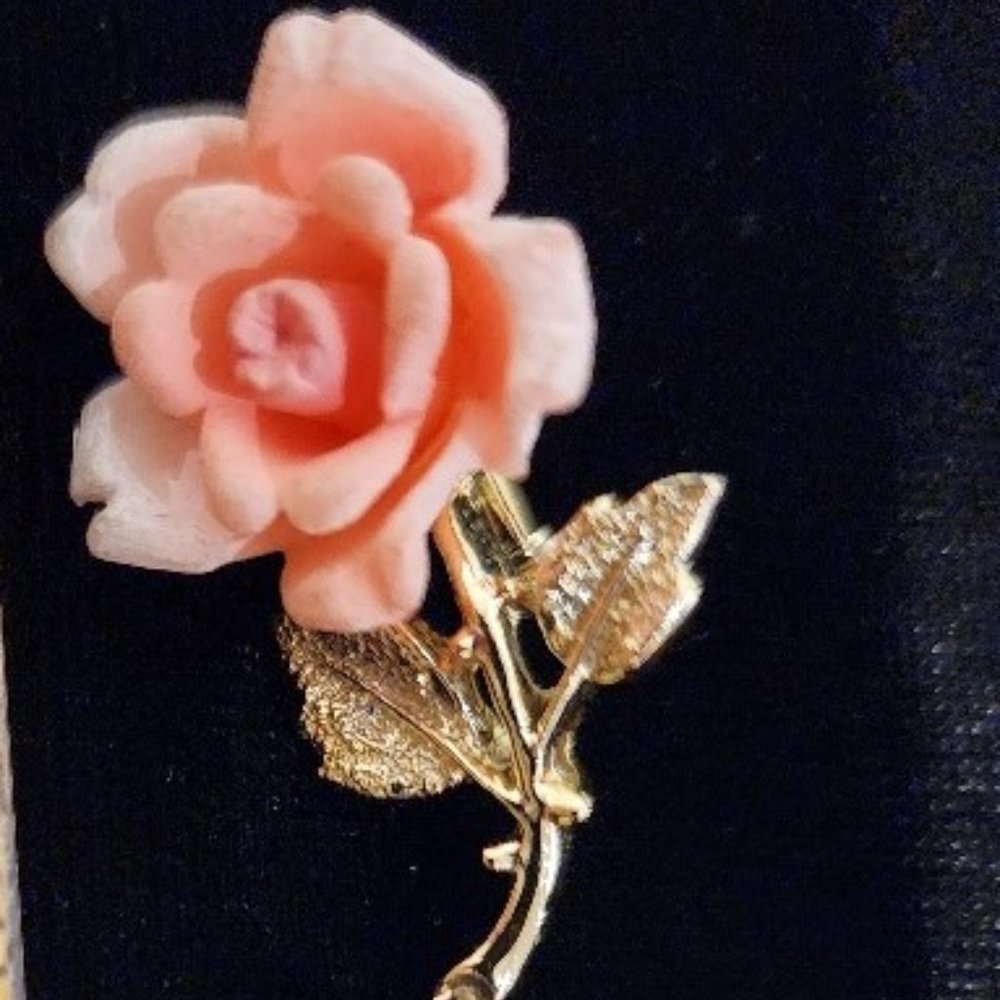 Vintage Pink Lucite Rose Brooch 2